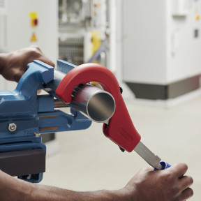 KNIPEX TubiX труборез для стали и цветных металлов, резец 6 - 35 мм (1/4"-1 3/8"), толщина стенок до 2 мм - фото №12 KNIPEX TubiX труборез для стали и цветных металлов, резец 6 - 35 мм (1/4"-1 3/8"), толщина стенок до 2 мм купить