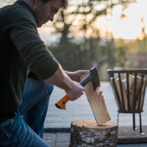 Fiskars X10 S (121443) - Сокира теслярська фото