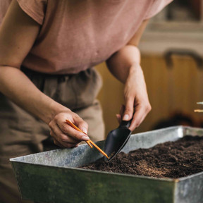 Fiskars Solid (1057641) - Лопатка для посіву насіння в Україні