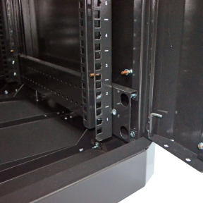 Шафа чорна 19" 18U, 610 х 675 мм Ціна