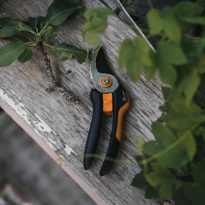 Fiskars Solid P321 (1057162) - Площинний секатор в Україні