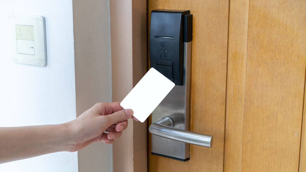 door-access-control-woman-hand-holding-white-mockup-key-card-to-lock-and-unlock-door-digital-door-lock-1024x576.jpg (71 KB)